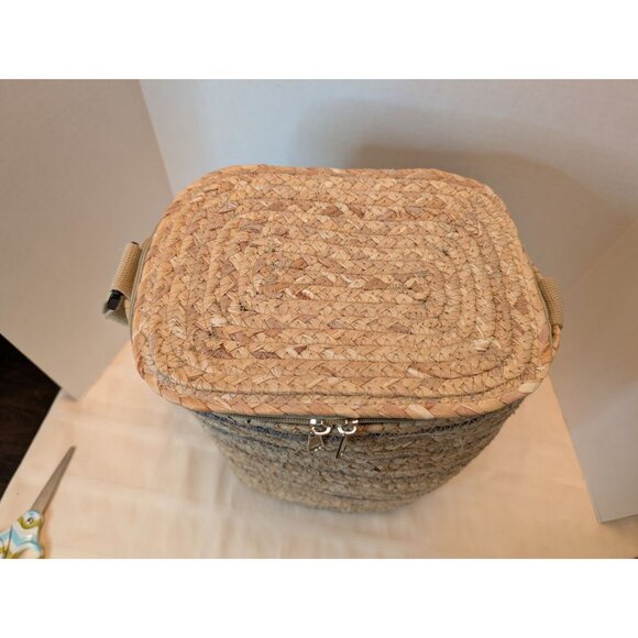 Woven Insulated Cooler Bag Adjustable Strap & Zip Closure Water Lily & Cornhusk - Picture 6 of 13